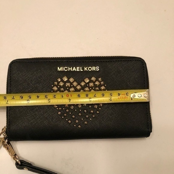 Michael kors black studded heart wristlet clutch - Picture 2 of 7